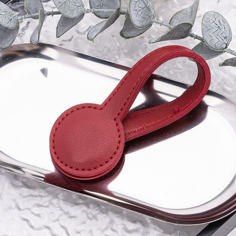 Women s Fashion PU Leather Hat Clip – Travel-Friendly Cap Holder,Portable Anti-Loss Hat Accessory for Beach,Travel & Daily Use
Women s Fashion PU Leather Hat Clip – Travel-Friendly Cap Holder,Portable Anti-Loss Hat Accessory for Beach,Travel & Daily Use