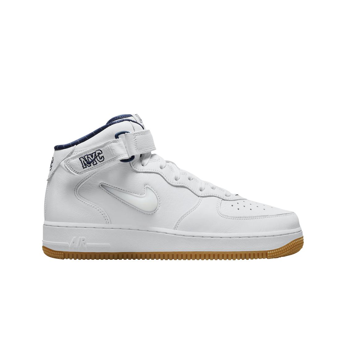 Мужские кроссовки Nike Air Force 1 Mid QS NYC White Midnight Navy DH5622-100
Мужские кроссовки Nike Air Force 1 Mid QS NYC White Midnight Navy DH5622-100