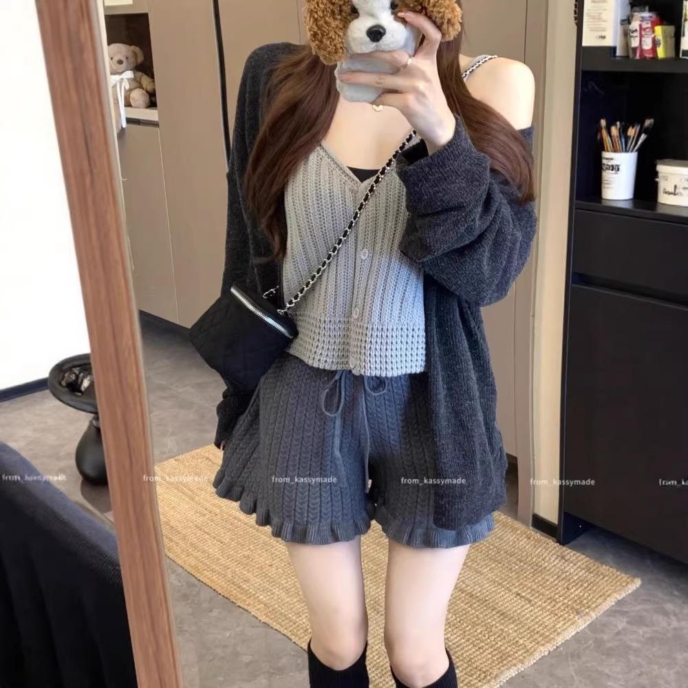 French-Inspired Ruffled Cable Knit High-Waisted Shorts for Women - Autumn/Winter Casual Style One Size сірий колір
French-Inspired Ruffled Cable Knit High-Waisted Shorts for Women - Autumn/Winter Casual Style One Size сірий колір