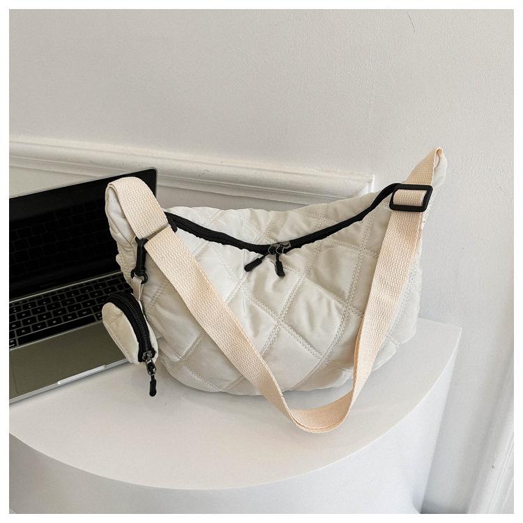 Вышивальная нить Rhombus большая вместимость 2025 новый тренд мода сумка-пельмень на одно плечо кроссбоди сумка-тоут женская белый
Вышивальная нить Rhombus большая вместимость 2025 новый тренд мода сумка-пельмень на одно плечо кроссбоди сумка-тоут женская белый