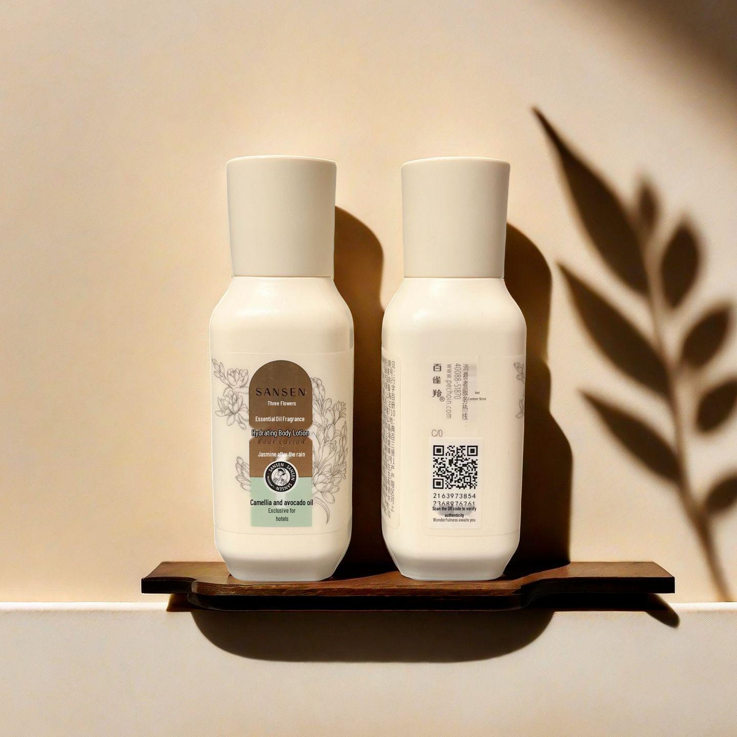 Jahwa Sanshenghua Travel Shampoo & Shower Gel 50ml - Hair & Body Care Moisturizing Lotion
Jahwa Sanshenghua Travel Shampoo & Shower Gel 50ml - Hair & Body Care Moisturizing Lotion