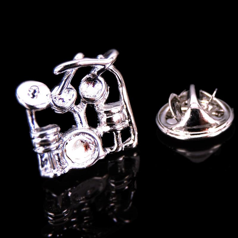 Men s Advanced Chic Brooches Guitar Sax Piano Note Pin Suit Shawl Lapel Pins Corsage Hat Shirt Collar Pin Party Daily Accessory
Men s Advanced Chic Brooches Guitar Sax Piano Note Pin Suit Shawl Lapel Pins Corsage Hat Shirt Collar Pin Party Daily Accessory