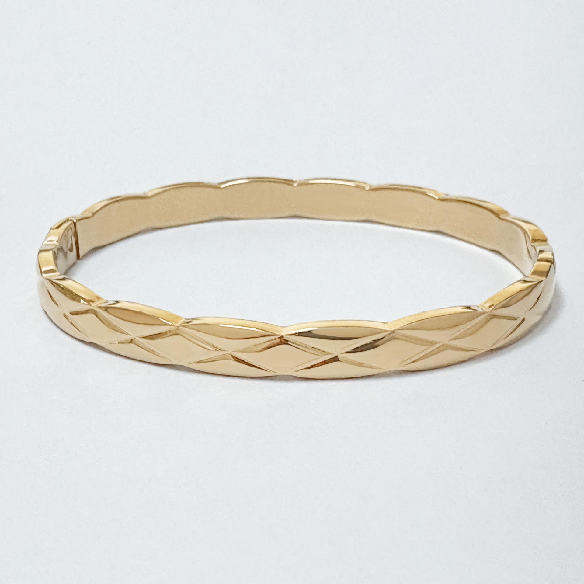 2025 Diamond Studded Small Fragrant Wind Diamond Grid Pattern Buckle Bracelet Bracelet Fashion Jewelry Accessories Bracelet 19CM
2025 Diamond Studded Small Fragrant Wind Diamond Grid Pattern Buckle Bracelet Bracelet Fashion Jewelry Accessories Bracelet 19CM