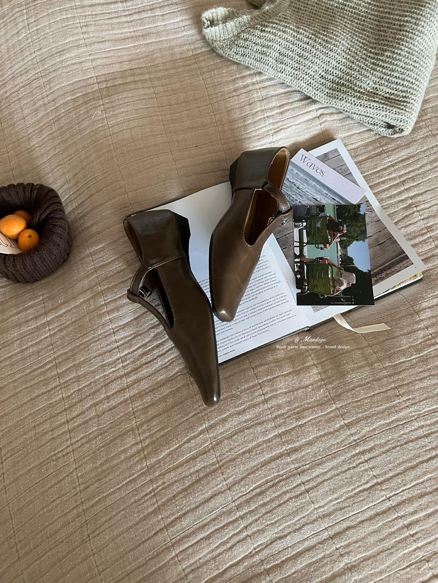 2025 new French square head T-buckle with Mary Jane shoes flat bottom shallow mouth single shoes women s retro grandma shoes ladyshoes 39 хаки
2025 new French square head T-buckle with Mary Jane shoes flat bottom shallow mouth single shoes women s retro grandma shoes ladyshoes 39 хаки