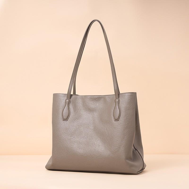 Large Capacity Fashionable Genuine Leather Women s Bag Retro Shoulder Top Layer Vegetable Tanned Cowhide 34x13x28CM
Large Capacity Fashionable Genuine Leather Women s Bag Retro Shoulder Top Layer Vegetable Tanned Cowhide 34x13x28CM
