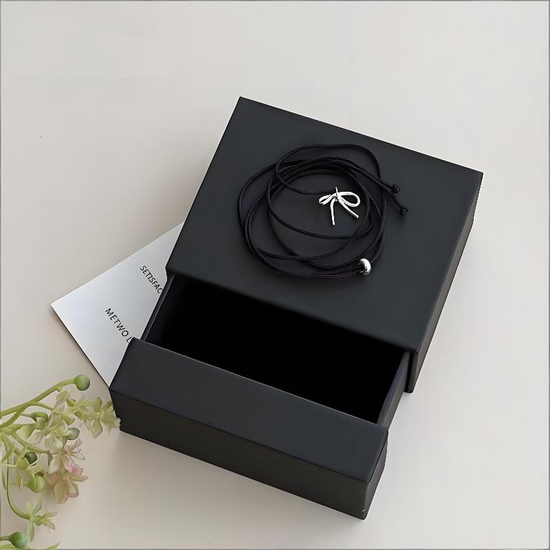 Sturdy Construction Jewelry Organizer Compact Multiple Compartments Thick Paper Ring Box Customizable Gift Box Jewelry Display
Sturdy Construction Jewelry Organizer Compact Multiple Compartments Thick Paper Ring Box Customizable Gift Box Jewelry Display