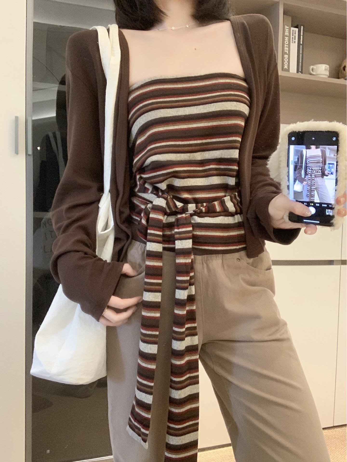 Plus Size Women s Striped Strappy Vest & Slimming Cardigan Set for Autumn 3XL (suggested for 75-85kg)
Plus Size Women s Striped Strappy Vest & Slimming Cardigan Set for Autumn 3XL (suggested for 75-85kg)