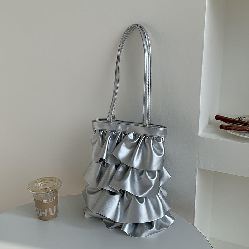 Processed Korean Large-capacity Ruffled Shoulder Bag Women s All-matching Fashionable Underarm Sweet Niche Bucket срібний
Processed Korean Large-capacity Ruffled Shoulder Bag Women s All-matching Fashionable Underarm Sweet Niche Bucket срібний