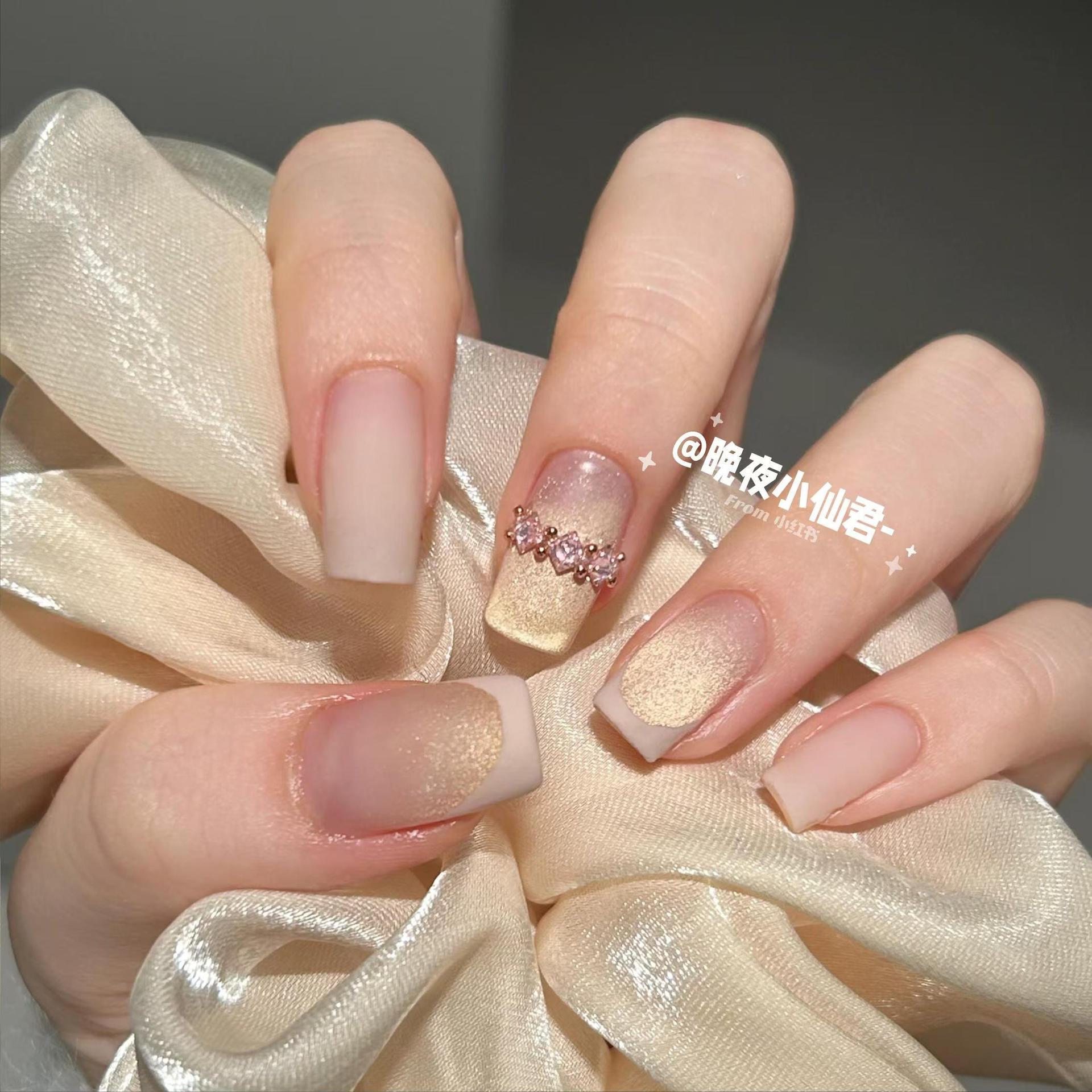 Xiaohongshu Cat Eye Series: Gold-Plated Royal Sister Style Press-On Nails for a Chic Autumn/Winter Look Medium - M
Xiaohongshu Cat Eye Series: Gold-Plated Royal Sister Style Press-On Nails for a Chic Autumn/Winter Look Medium - M