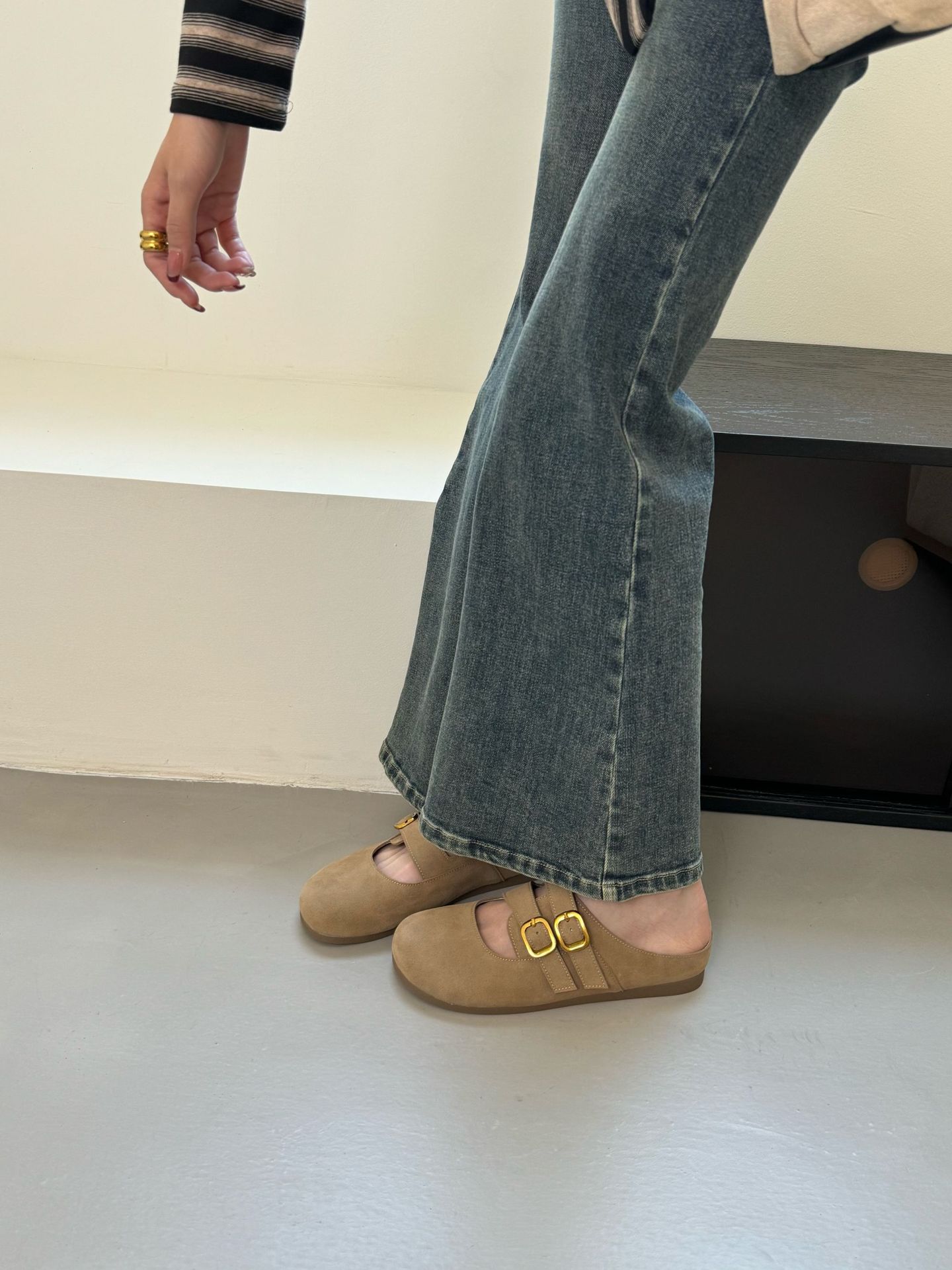 2025 spring new boken shoes women wear high-end half-drag thick-soled heightening muller shoes Korean version of retro women s shoes 35
2025 spring new boken shoes women wear high-end half-drag thick-soled heightening muller shoes Korean version of retro women s shoes 35