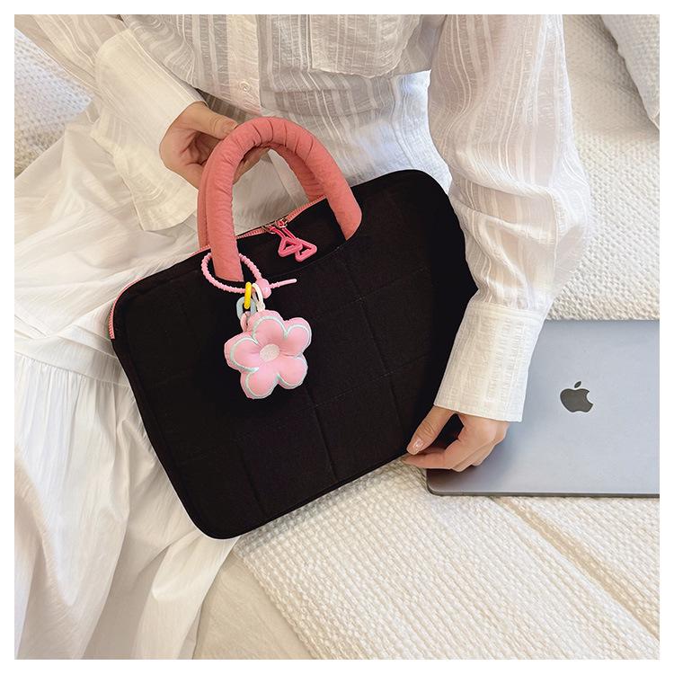 Korean Style Laptop Bag for Women: Stylish Office & Tablet Storage Handbag Small without Pendant чёрный
Korean Style Laptop Bag for Women: Stylish Office & Tablet Storage Handbag Small without Pendant чёрный
