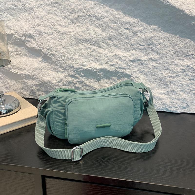Simple bag trendy shoulder messenger bag student daily versatile nylon underarm bag лаванды фиолетового
Simple bag trendy shoulder messenger bag student daily versatile nylon underarm bag лаванды фиолетового