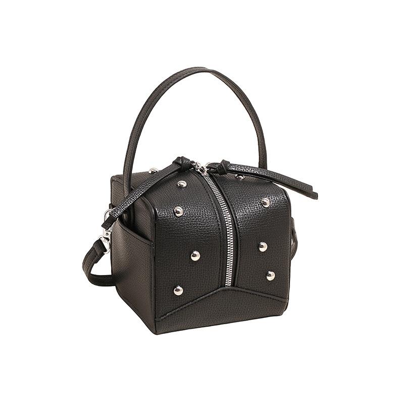 Small Handbag Luxury Rivet Studded Shoudler Bags For Women 2026 Mini Crossbody Bag Classic PU Handle Tote Fashion Day Clutch чёрный
Small Handbag Luxury Rivet Studded Shoudler Bags For Women 2026 Mini Crossbody Bag Classic PU Handle Tote Fashion Day Clutch чёрный