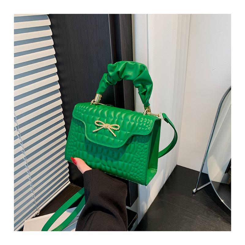 Crocodile pattern portable small square bag women s new fashion shoulder bag delivery versatile messenger bag зелений
Crocodile pattern portable small square bag women s new fashion shoulder bag delivery versatile messenger bag зелений