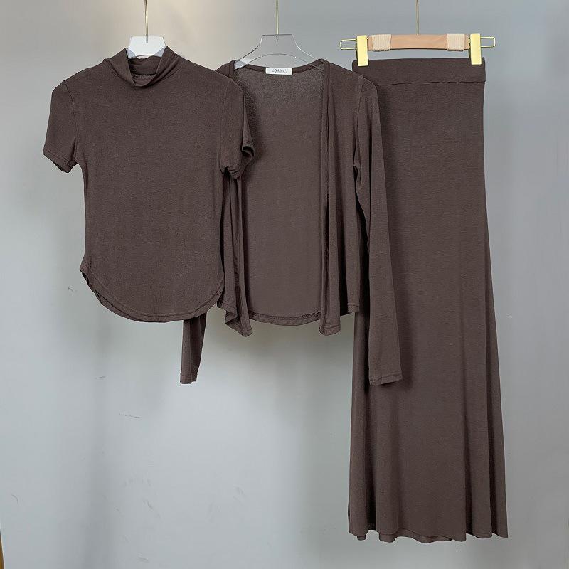 Korean Slim Half-High Neck T-Shirt, Cardigan, and Fishtail Skirt Set for Women One Size кофейный
Korean Slim Half-High Neck T-Shirt, Cardigan, and Fishtail Skirt Set for Women One Size кофейный