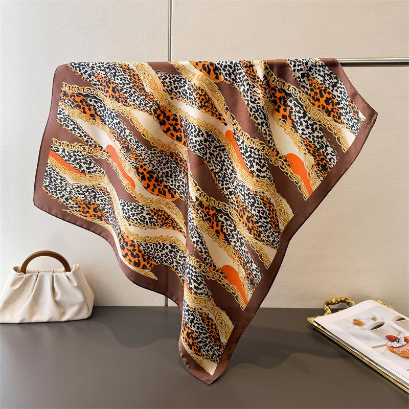 2026 Luxury Silk Skinny Scarf Lady Leopard Print Headband Bag Handle Ribbon Small Hair Scarves Band Female Handkerchief Scarves 70x70cm
2026 Luxury Silk Skinny Scarf Lady Leopard Print Headband Bag Handle Ribbon Small Hair Scarves Band Female Handkerchief Scarves 70x70cm