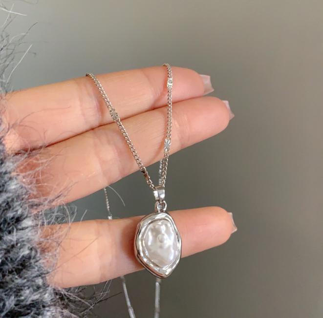 Irregular Metal Pearl Necklace for Women срібний
Irregular Metal Pearl Necklace for Women срібний