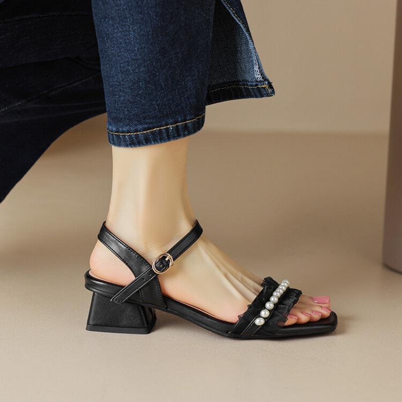 Летние черные женские сандалии на одном слове, новые повседневные резиновые с мягкой подошвой, с круглым носком, на среднем каблуке, женские сандалии, новая обувь больших размеров 39 чёрный
Летние черные женские сандалии на одном слове, новые повседневные резиновые с мягкой подошвой, с круглым носком, на среднем каблуке, женские сандалии, новая обувь больших размеров 39 чёрный