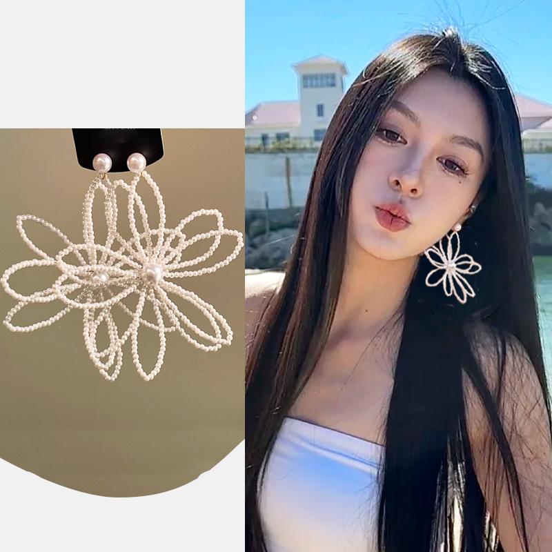Pearl Flower Tassel Pendant Earrings Sweet Simple Fashion Versatile Earrings Light Luxury Premium Earrings Women
Pearl Flower Tassel Pendant Earrings Sweet Simple Fashion Versatile Earrings Light Luxury Premium Earrings Women