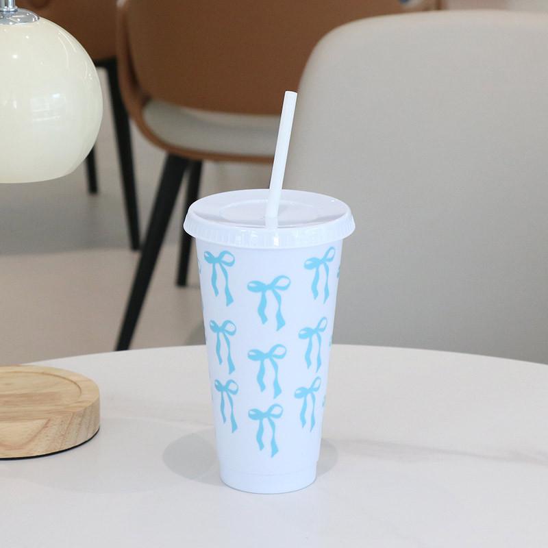 Бутылка для воды Kawaii, эстетический стакан для льда, кофе, сока, чая, симпатичные пластиковые стаканчики с бантом и крышкой-соломинкой, портативная бутылка для питья
Бутылка для воды Kawaii, эстетический стакан для льда, кофе, сока, чая, симпатичные пластиковые стаканчики с бантом и крышкой-соломинкой, портативная бутылка для питья
