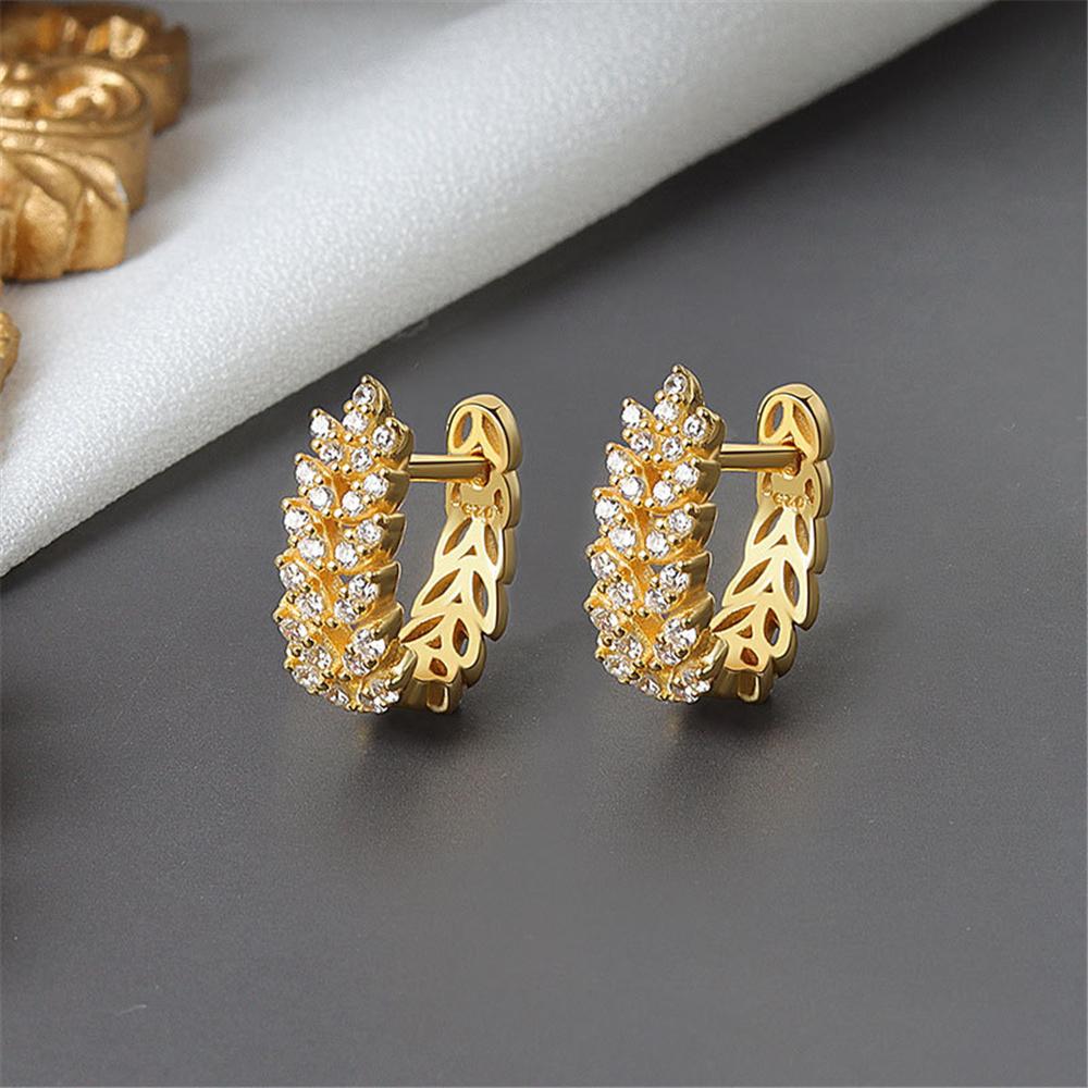 Female White Zircon Stone Hoop Earrings Vintage Fashion Gold Color Wedding Jewelry For Women
Female White Zircon Stone Hoop Earrings Vintage Fashion Gold Color Wedding Jewelry For Women