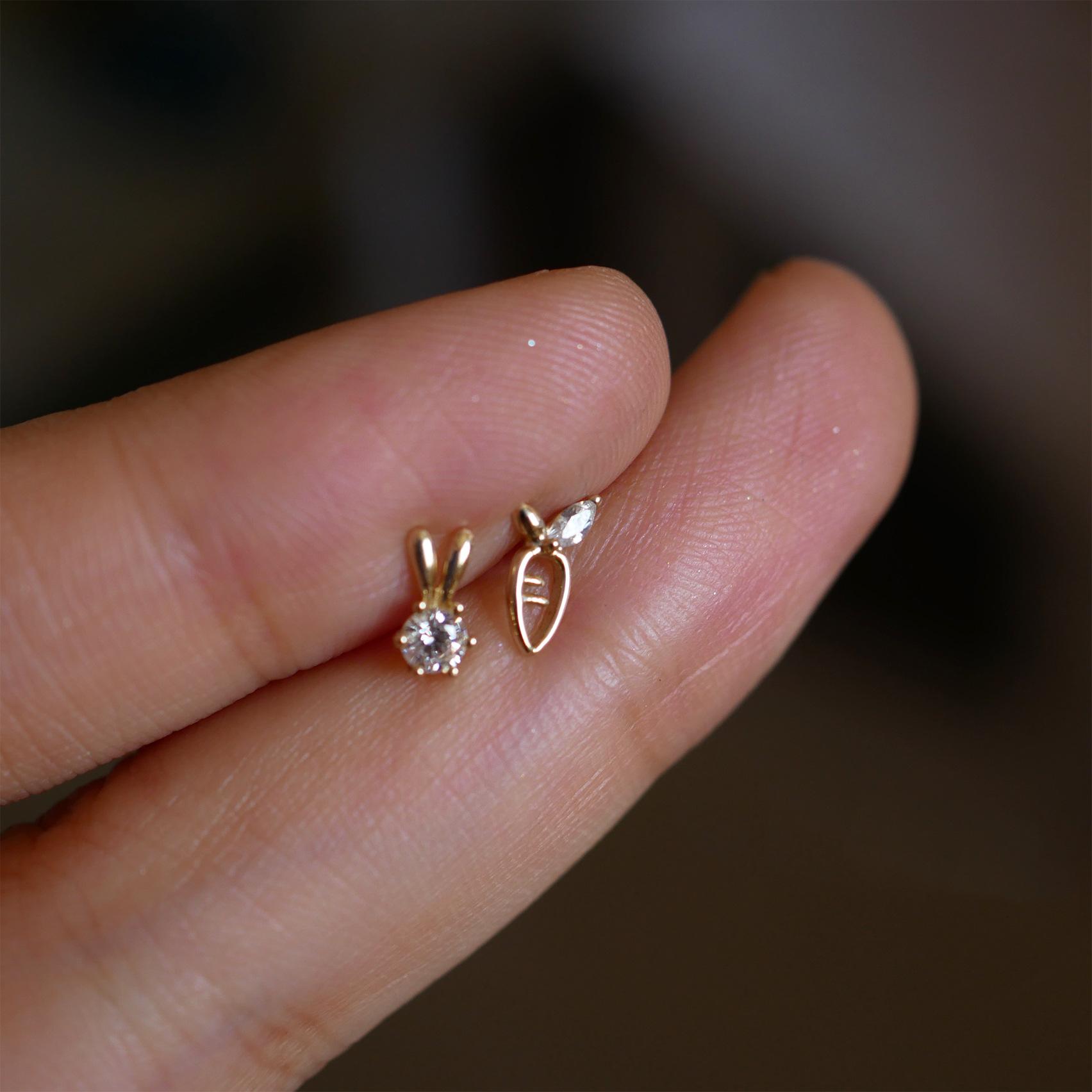 925 Sterling Silver French sSimple Inlaid Crystal Cartoon Rabbit Carrot Stud Earrings Women Creative Fashion Party Jewelry Gift Silver
925 Sterling Silver French sSimple Inlaid Crystal Cartoon Rabbit Carrot Stud Earrings Women Creative Fashion Party Jewelry Gift Silver