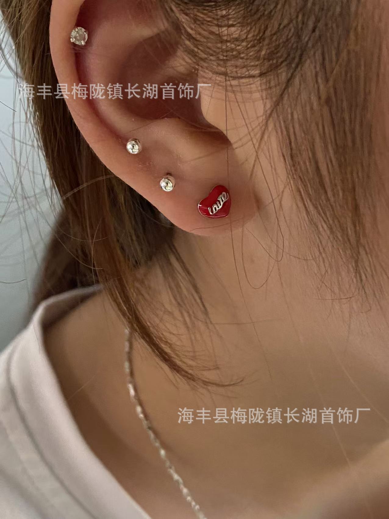 Ghost Horse Girl Cute Childlike Versatile Rainbow Elements Stacked Earrings Ear Bone Titanium Steel Cochlear Nails
Ghost Horse Girl Cute Childlike Versatile Rainbow Elements Stacked Earrings Ear Bone Titanium Steel Cochlear Nails