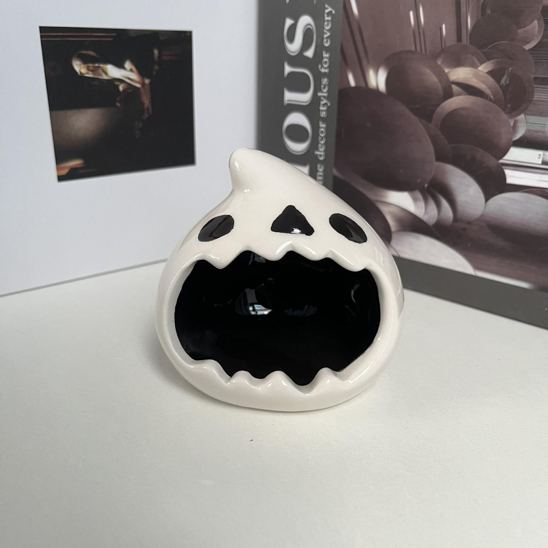 Halloween creative ghost storage box, little devil head, round teardrop head, table decoration, super cute, fun and therapeutic. XL
Halloween creative ghost storage box, little devil head, round teardrop head, table decoration, super cute, fun and therapeutic. XL