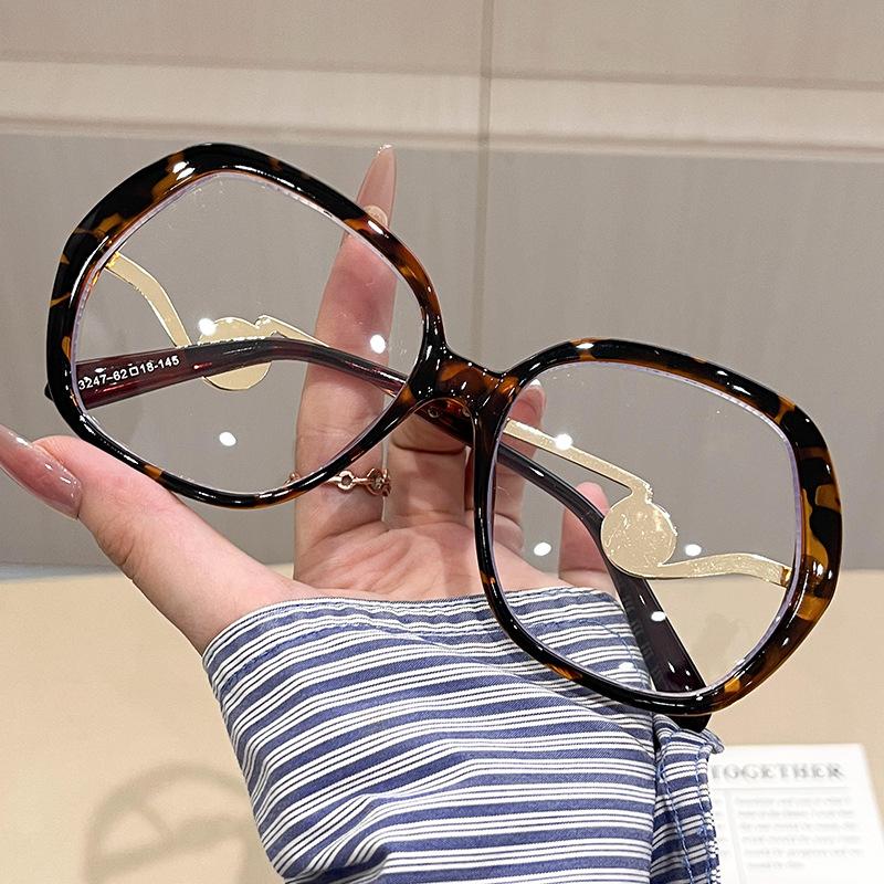 Women S Sunglasses Uv Protection Round Face Large Frame Sunglasses Large Face Thin Retro Glasses Gradual Change Color Sunglasses
Women S Sunglasses Uv Protection Round Face Large Frame Sunglasses Large Face Thin Retro Glasses Gradual Change Color Sunglasses