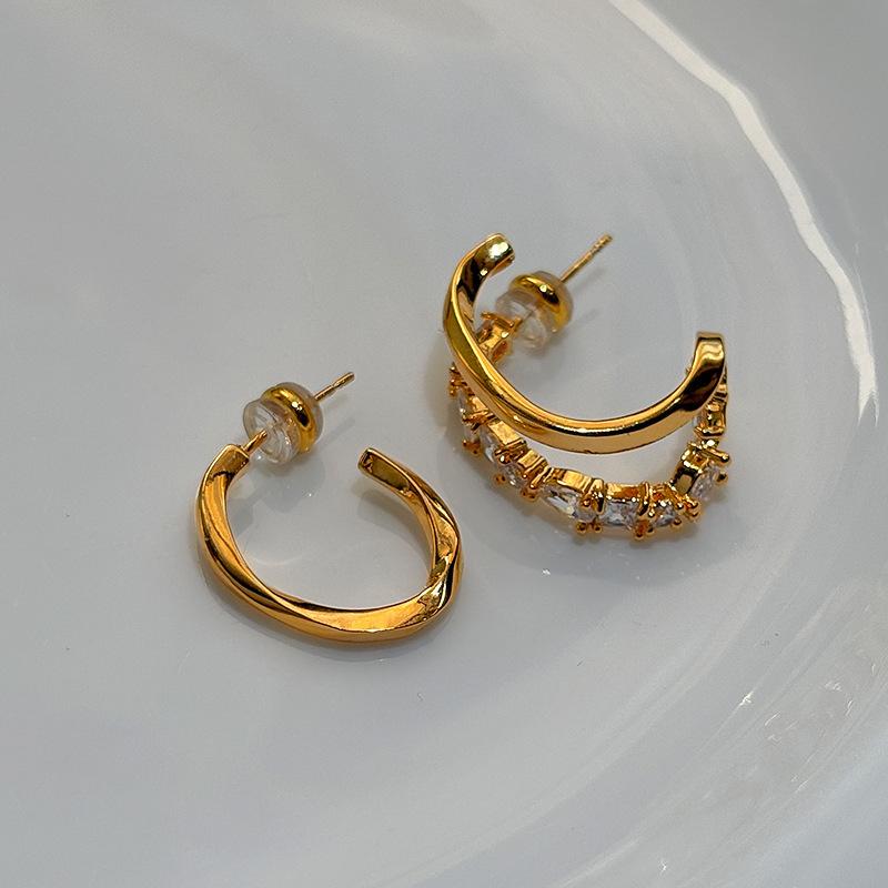 European and American asymmetric silver cold wind zircon metal earrings women s light luxury high-end sterling silver earrings earrings
European and American asymmetric silver cold wind zircon metal earrings women s light luxury high-end sterling silver earrings earrings