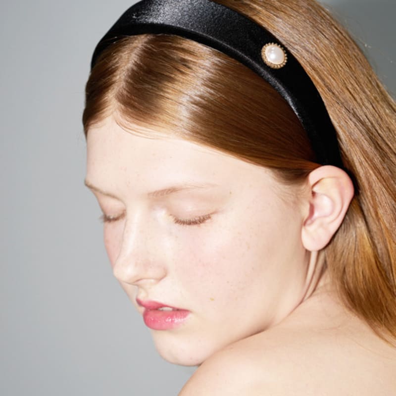 ACONTT PEARL ONE POINT CUSHION BAND_5COLOR BLACK
ACONTT PEARL ONE POINT CUSHION BAND_5COLOR BLACK