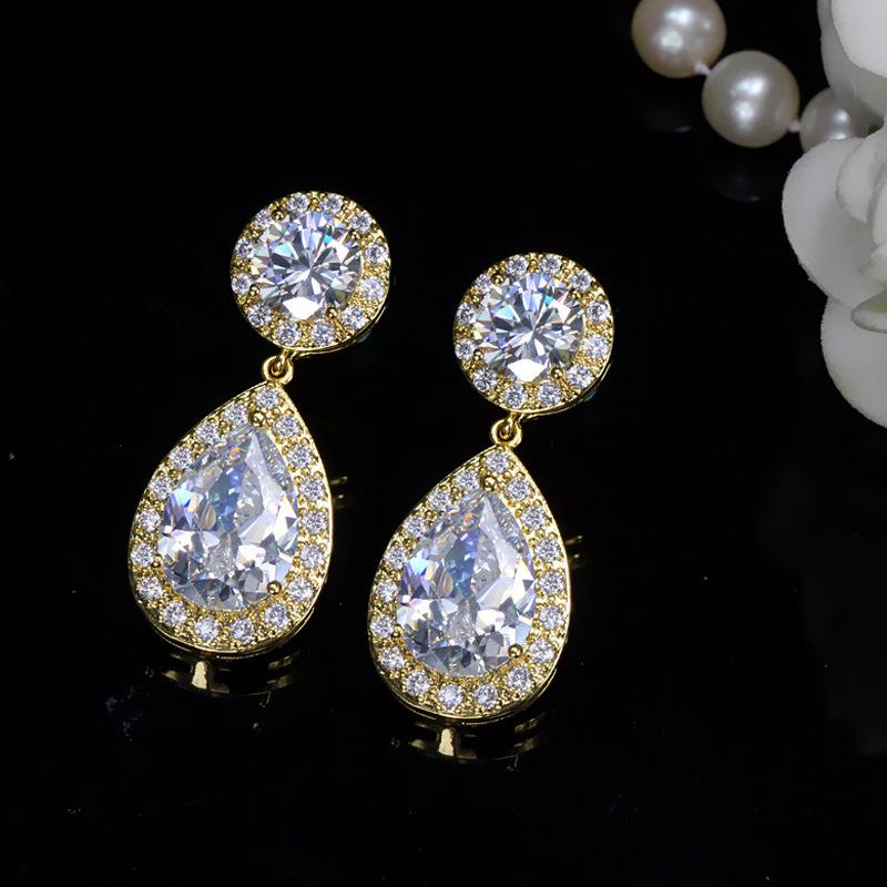 High-End Earrings, High-End Retro Water Drop Grade Zircon Crystal Earrings.
High-End Earrings, High-End Retro Water Drop Grade Zircon Crystal Earrings.