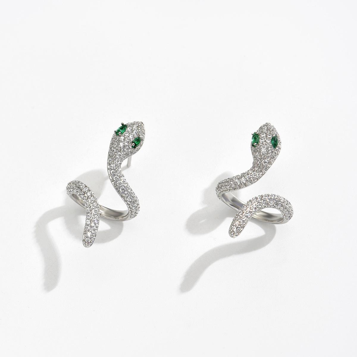 Light Luxury Niche Design, Snake Shaped Surround Earrings, Cool Style, Exotic Spirit Snake Green Eyes, Trendy and Cool срібний
Light Luxury Niche Design, Snake Shaped Surround Earrings, Cool Style, Exotic Spirit Snake Green Eyes, Trendy and Cool срібний