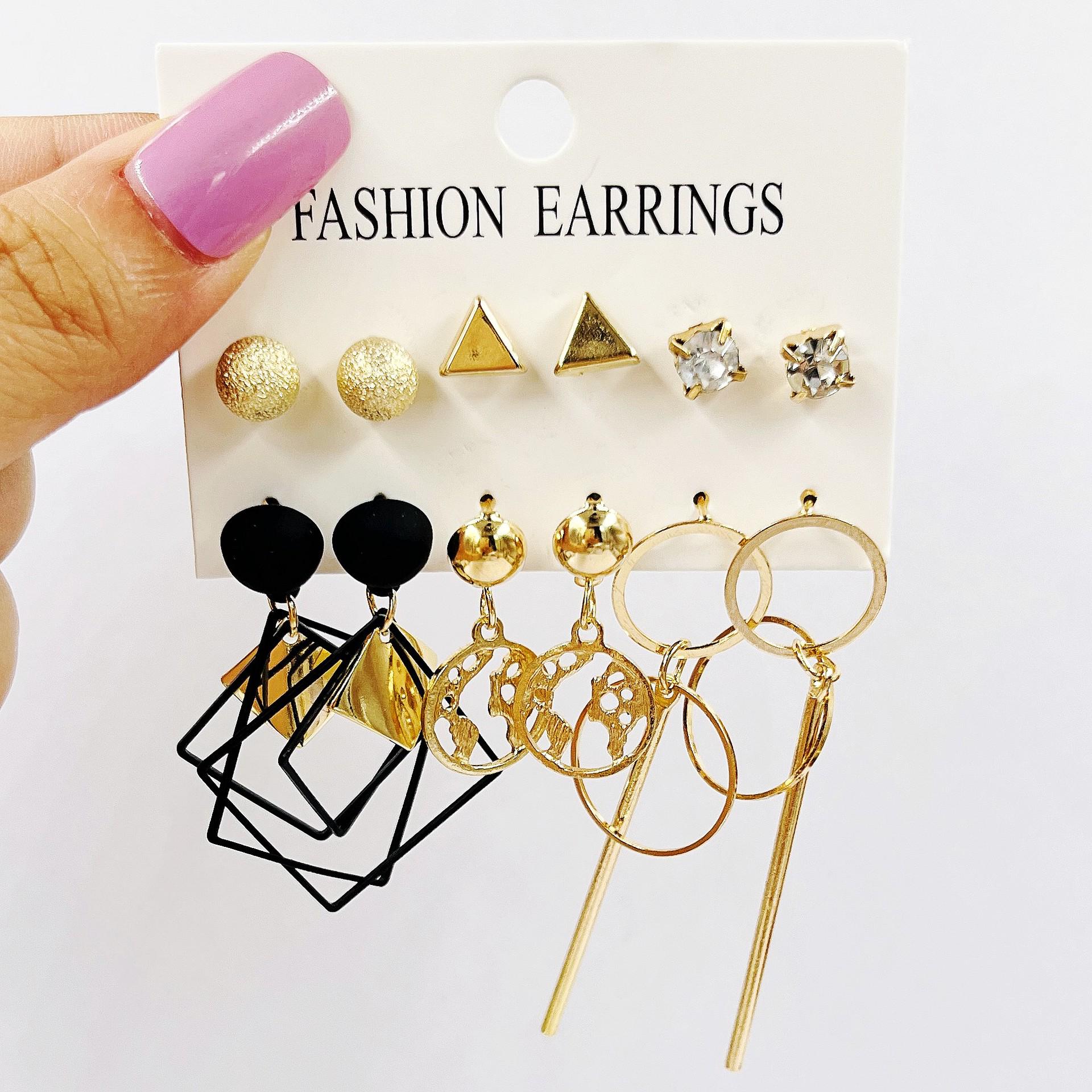 Набор женских серег-колец и серег с жемчугом в стиле ретро-золото - 6 штук, креативный французский дизайн Alloy
Набор женских серег-колец и серег с жемчугом в стиле ретро-золото - 6 штук, креативный французский дизайн Alloy