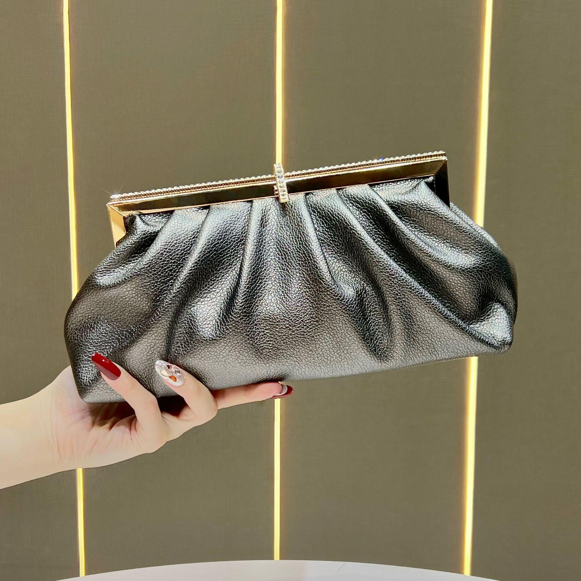 Hand-held Bag, Evening Bag, Fashionable Crossbody Bag, Women s Bag, Elegant Lady s Handbag сірий колір
Hand-held Bag, Evening Bag, Fashionable Crossbody Bag, Women s Bag, Elegant Lady s Handbag сірий колір