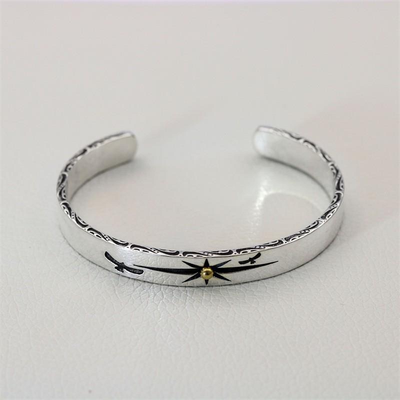 Takahashi Goro s Silver Distressed Sun Ray Flying Eagle Open Fashion Bracelet for Couples
Takahashi Goro s Silver Distressed Sun Ray Flying Eagle Open Fashion Bracelet for Couples