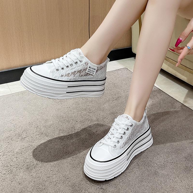 Platform canvas shoes women s summer mesh hollow breathable board shoes 2025 new versatile lace-up round head mesh shoes 35 білий
Platform canvas shoes women s summer mesh hollow breathable board shoes 2025 new versatile lace-up round head mesh shoes 35 білий