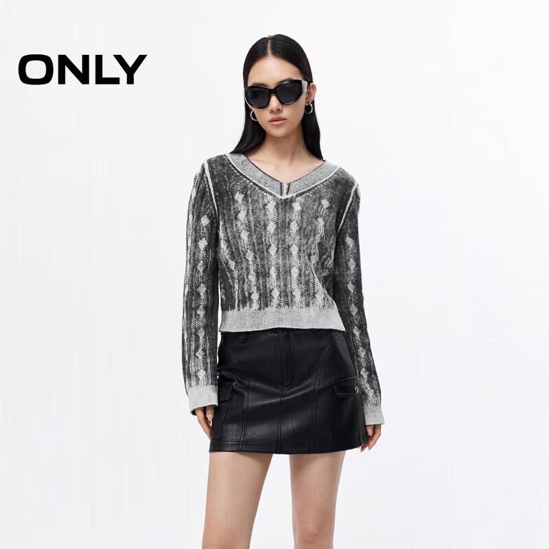 ONLY Women s Retro Cable Knit V-Neck Sweater 38
ONLY Women s Retro Cable Knit V-Neck Sweater 38