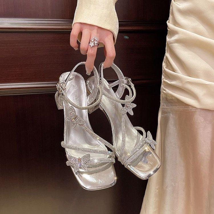French thick-heeled sandals for women 2025 new white evening wind fairy shoes rhinestones with high heels for women summer 34
French thick-heeled sandals for women 2025 new white evening wind fairy shoes rhinestones with high heels for women summer 34