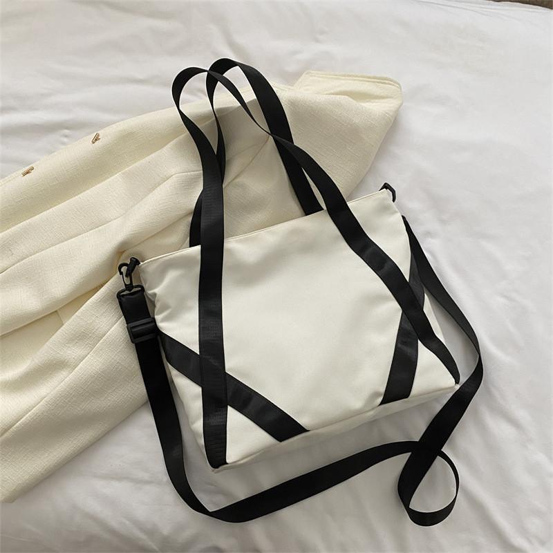 Stylish Large Capacity Canvas Tote Bag For Women In Black Khaki White Perfect For Casual Outings And Daily Commuting білий
Stylish Large Capacity Canvas Tote Bag For Women In Black Khaki White Perfect For Casual Outings And Daily Commuting білий