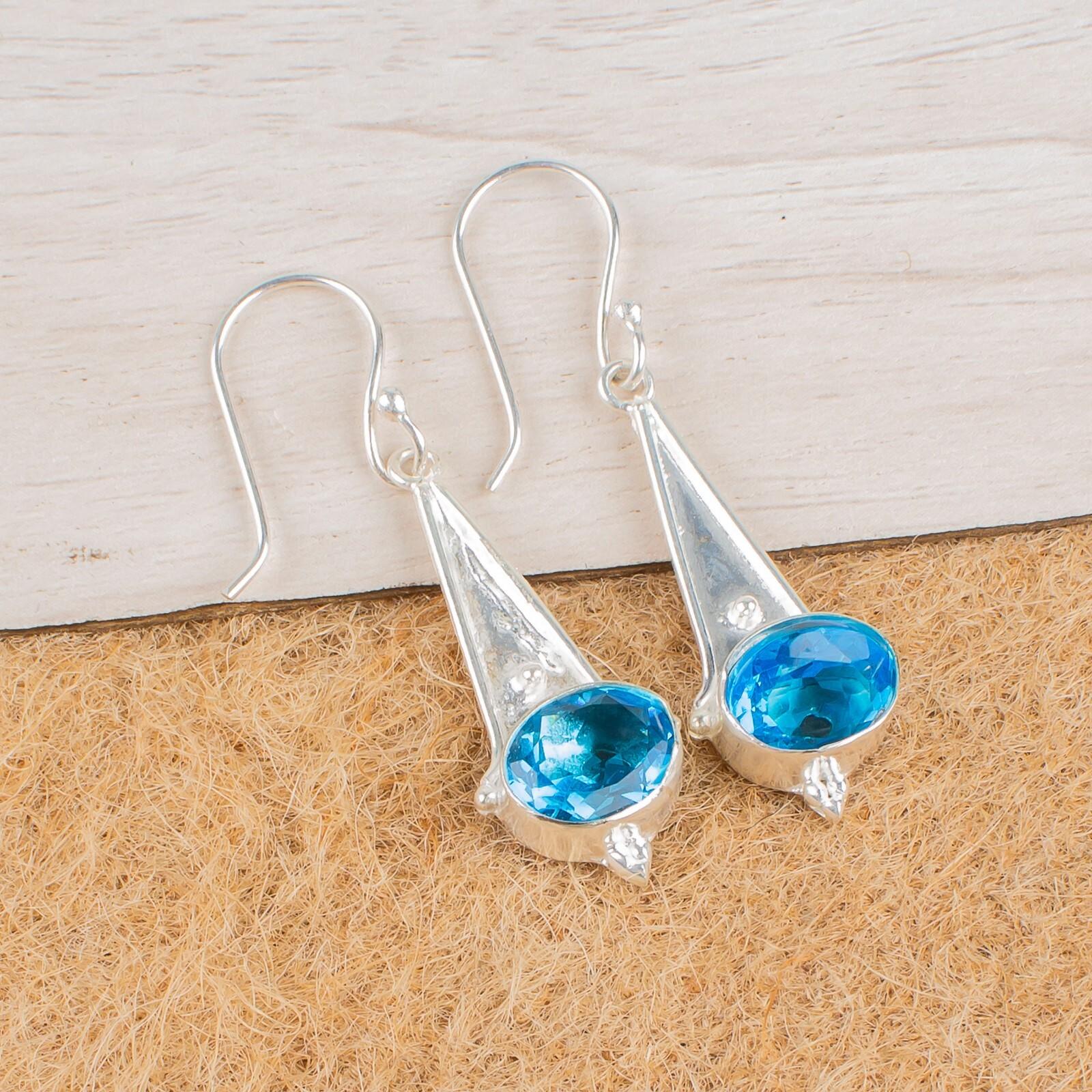 Swiss Blue Topaz Gemstone 925 Sterling Silver Handmade Drop/Dangle Earrings1.80 EE-50-4
Swiss Blue Topaz Gemstone 925 Sterling Silver Handmade Drop/Dangle Earrings1.80 EE-50-4