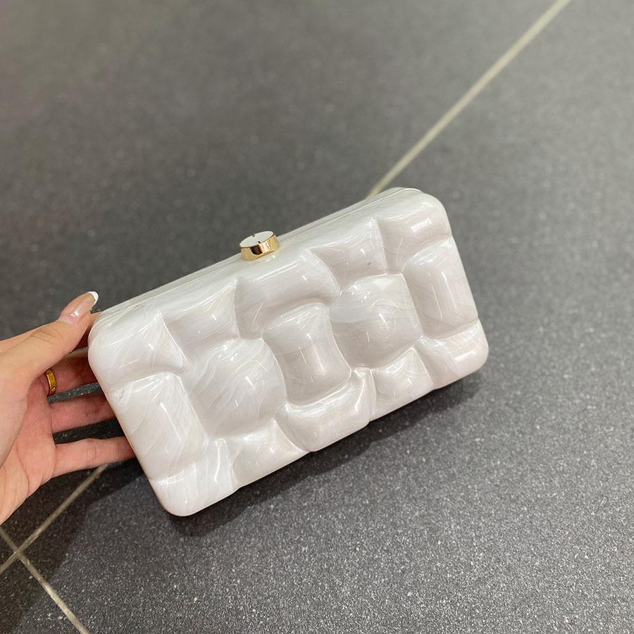 New Fashion Ladies Handbag Simple Evening Bag Chain Decoration All Match Crossbody Bags Purse for Women
New Fashion Ladies Handbag Simple Evening Bag Chain Decoration All Match Crossbody Bags Purse for Women