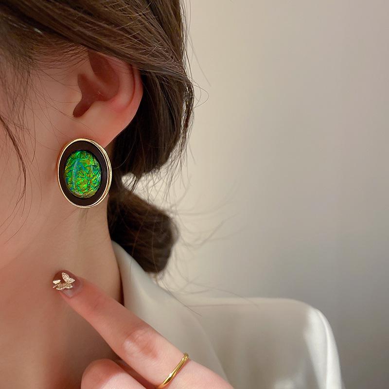 Французские ретро серьги-пусеты с геометрическим жемчугом и серебряной иглой - Элегантные и универсальные для женщин
Французские ретро серьги-пусеты с геометрическим жемчугом и серебряной иглой - Элегантные и универсальные для женщин