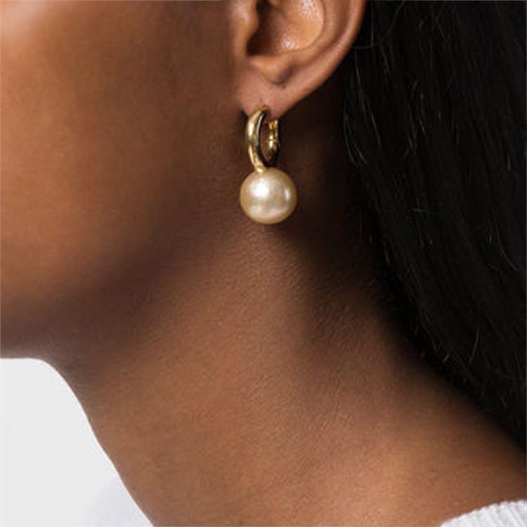18K Gold Brass Pearl Stud & Hoop Earrings for Women – European American Style Pure White Pearl
18K Gold Brass Pearl Stud & Hoop Earrings for Women – European American Style Pure White Pearl