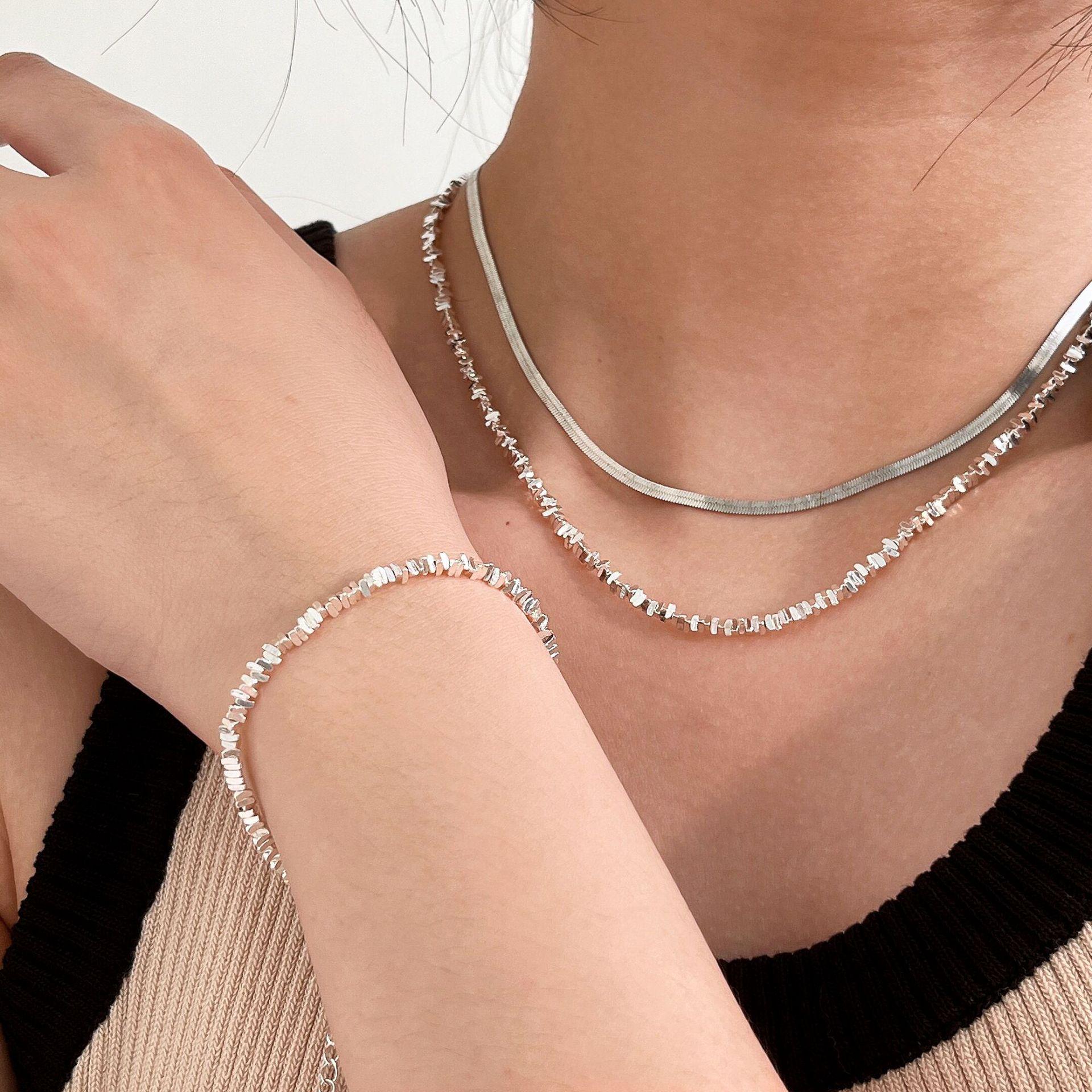 Yinruitai S925 Sterling Silver Luxury Geometric Necklace - Elegant Four-Cornered Design for Women 925 Sterling Silver
Yinruitai S925 Sterling Silver Luxury Geometric Necklace - Elegant Four-Cornered Design for Women 925 Sterling Silver