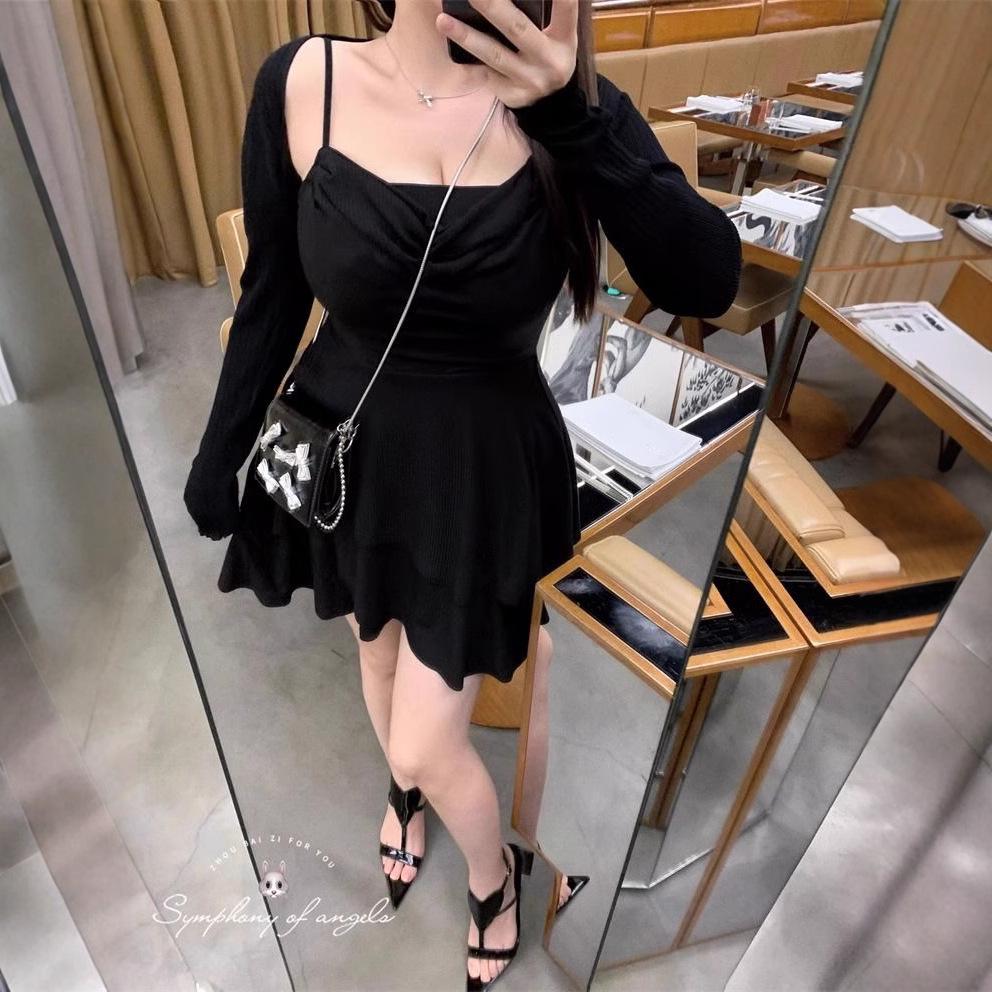 2024 Sexy Black Irregular Spaghetti Strap Dress - Slim Waist & Hip-Hugging Short Skirt Small
2024 Sexy Black Irregular Spaghetti Strap Dress - Slim Waist & Hip-Hugging Short Skirt Small