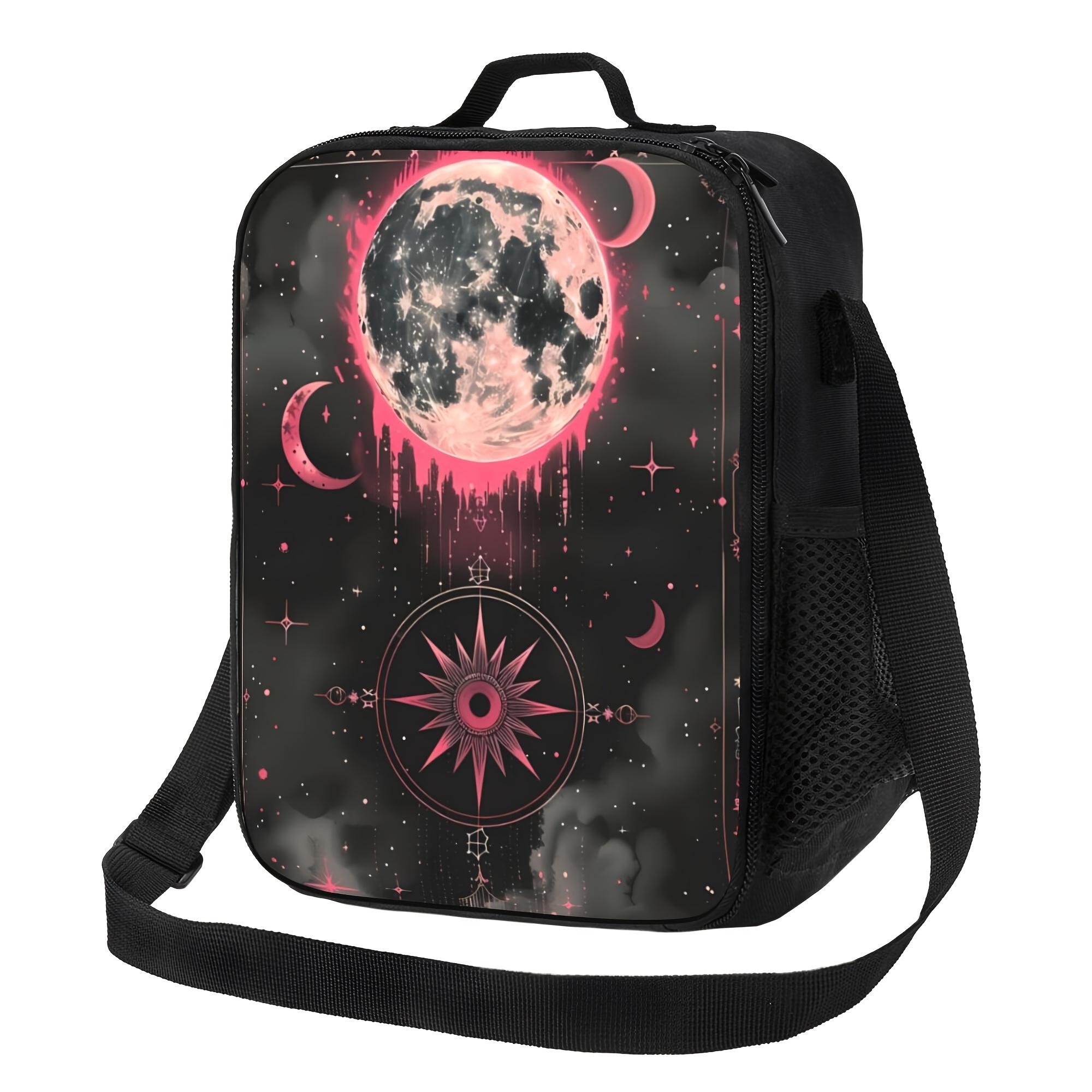 1pc Gothic Moon Pattern, Portable Reusable Cooler Bag, Insulated Lunch Bag, Essential for Camping Picnic Beach, 26.5x20x11.5CM
1pc Gothic Moon Pattern, Portable Reusable Cooler Bag, Insulated Lunch Bag, Essential for Camping Picnic Beach, 26.5x20x11.5CM