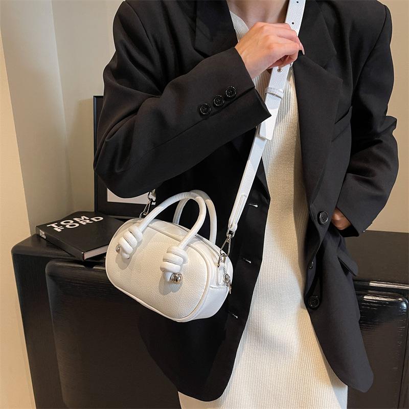 Premium bag 2025 new niche simple portable women s bag fashionable versatile shoulder bag shell messenger bag
Premium bag 2025 new niche simple portable women s bag fashionable versatile shoulder bag shell messenger bag