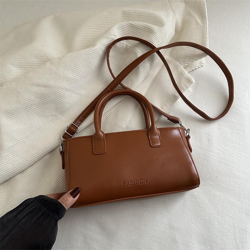 Premium sense ретро маленькая женская сумка 2025 новая весна и лето универсальная сумка-мессенджер модная супер огонь портативная маленькая квадратная сумка светло-коричневого