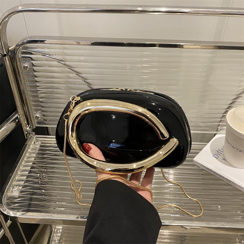 Милая однотонная универсальная повседневная наплечная сумка женская модная персонализированная новая летняя высококлассная сумка-мессенджер для поездок на работу чёрный
Милая однотонная универсальная повседневная наплечная сумка женская модная персонализированная новая летняя высококлассная сумка-мессенджер для поездок на работу чёрный